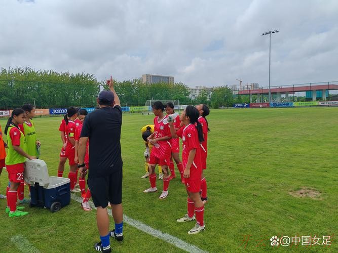 开云官网:挥汗球场 筑梦绿茵 中国足协女足进校园公益活动在青川县木鱼初级中学顺利举行 开云官网:挥汗球场 筑梦绿茵 中国足协女足进校园公益活动在青川县木鱼初级中学顺利举行