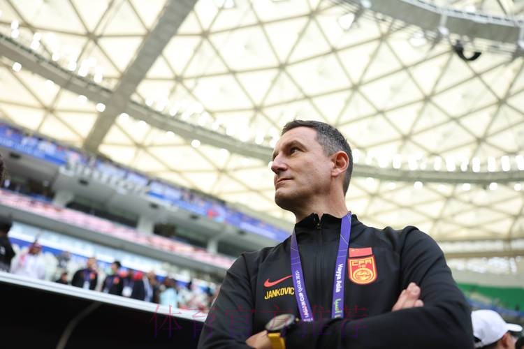 扬科维奇完成续约 继续担任中国U-21国家男子足球队主教练 扬科维奇完成续约 继续担任中国U-21国家男子足球队主教练