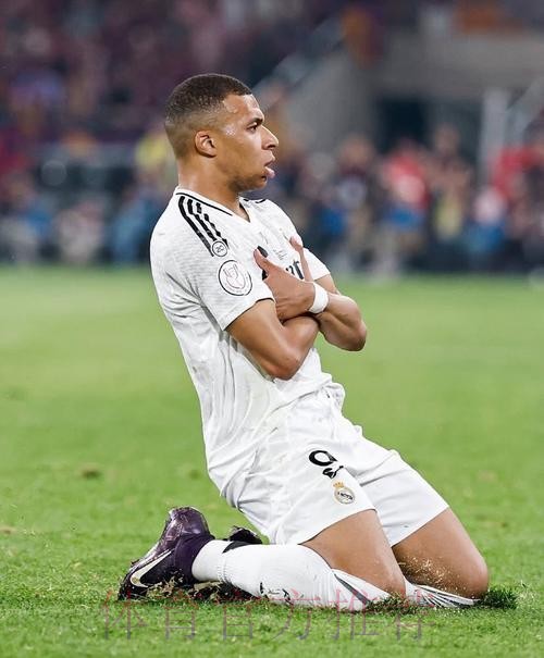 阿隆索:球员自行决定点球主罚 姆巴佩是第1选择 阿隆索:球员自行决定点球主罚 姆巴佩是第1选择